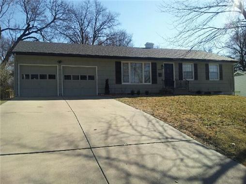 Front view of 8909 Belleview Ave